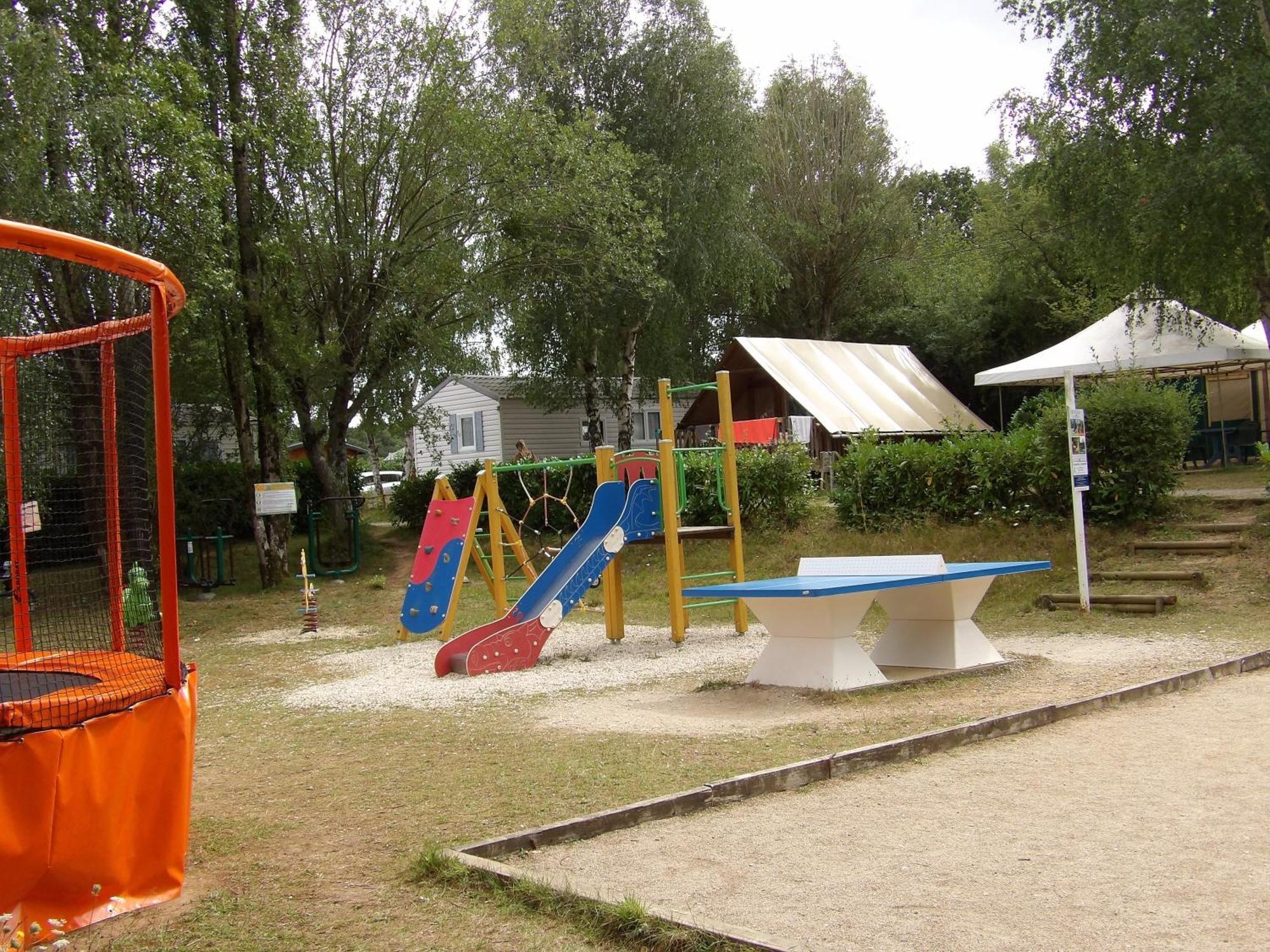 Camping Smile & Braudieres Mezieres-sous-Lavardin Экстерьер фото