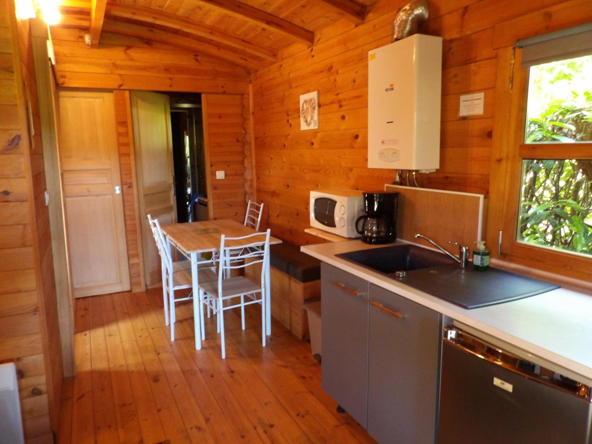 Camping Smile & Braudieres Mezieres-sous-Lavardin Экстерьер фото