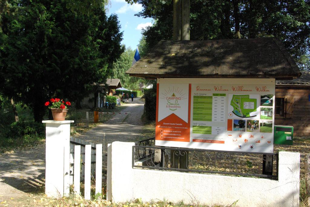 Camping Smile & Braudieres Mezieres-sous-Lavardin Экстерьер фото